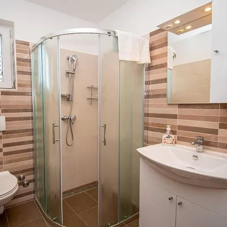 Villa Charming With Pool And Jacuzzi Pula