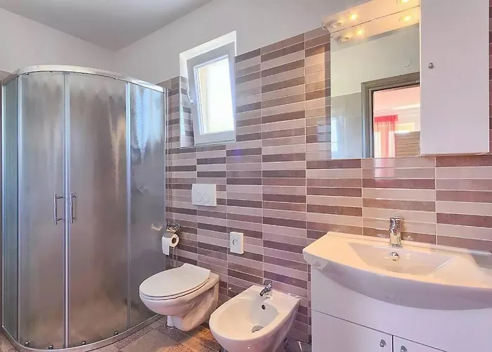 וילה Charming With Pool And Jacuzzi