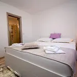 Villa Charming With Pool And Jacuzzi - By Istrabook