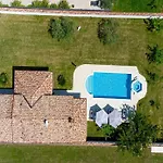 Charming With Pool And Jacuzzi - By Istrabook Pula