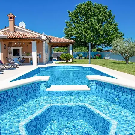 Villa Charming With Pool And Jacuzzi - By Istrabook *