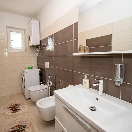 Charming With Pool And Jacuzzi Villa Pula