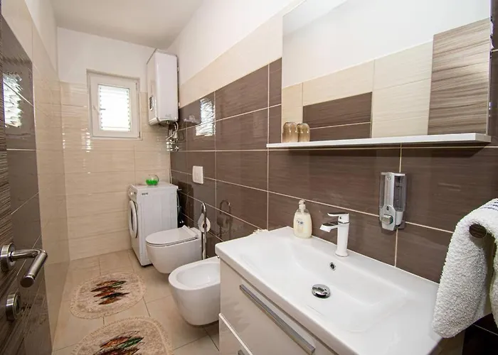 Charming With Pool And Jacuzzi Villa Pula